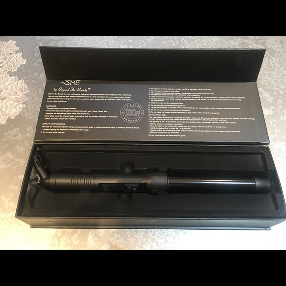 SHE by Beyond The Beauty Ceramic Curling Iron - Picture 2 of 3